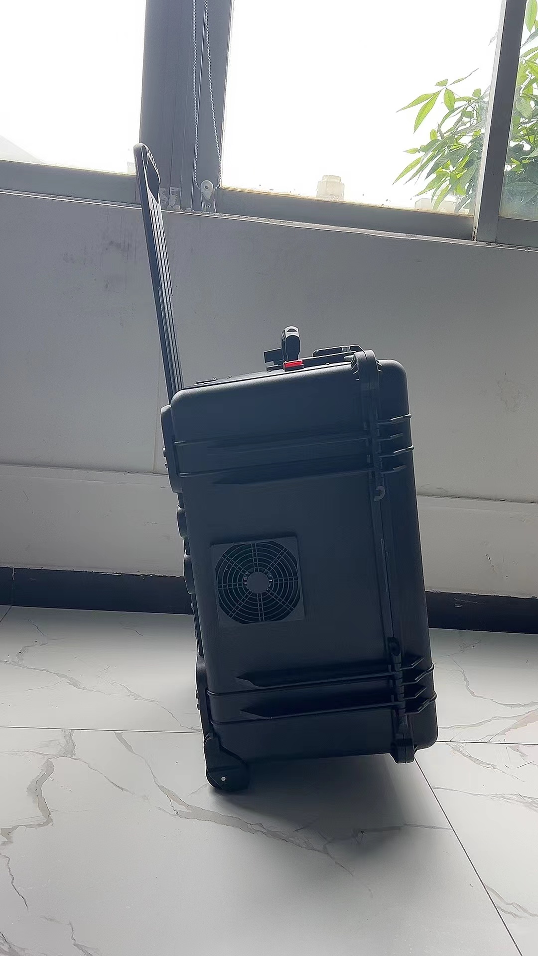 历城手拉箱型移动通信干扰器